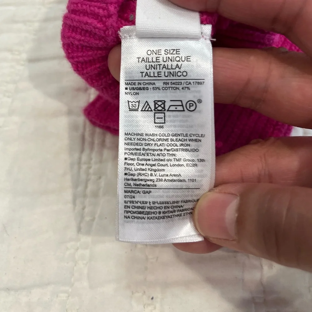 GAP Vibrant Pink Knit Gloves‎ OS NWT